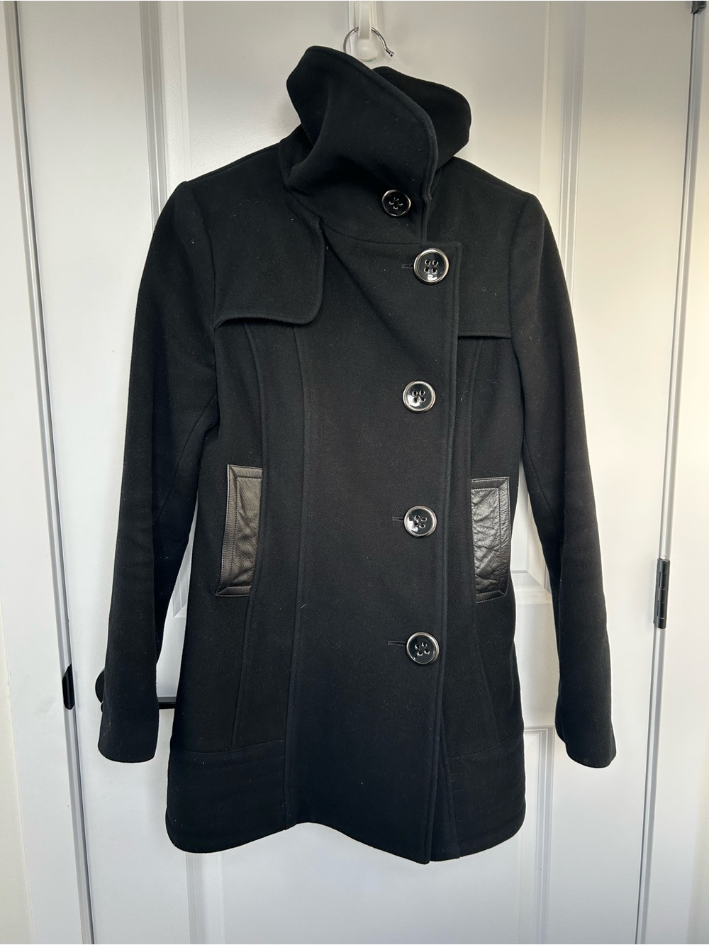 Mackage Black Wool Cashmere Blend Jacket with Leather-Trim Pockets